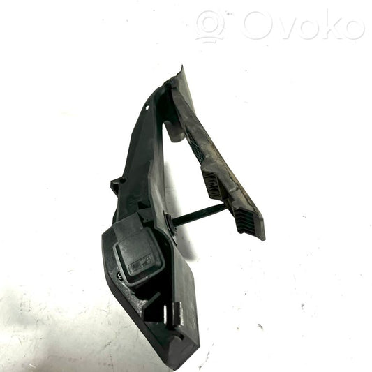 Akseleratora elektriskais regulators (pedālis)