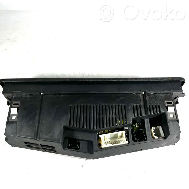 Air conditioning / climate control / interior heating control unit (in the passenger compartment)