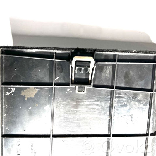 Sānu dekoratīvās apdares panelis