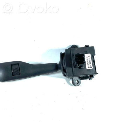 Stikla tīrītāju slēdzis