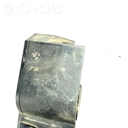Akseleratora elektriskais regulators (pedālis)