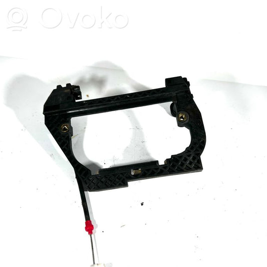 Aizmugurē turētājs / kronšteins ārējam atvēršanas rokturim