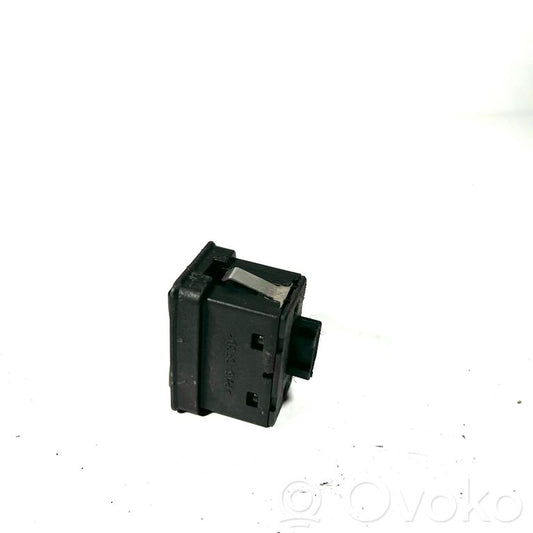Window lift control switch(es)
