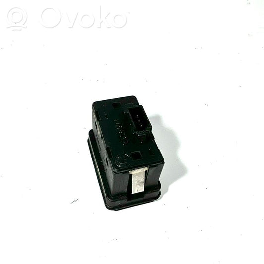 Window lift control switch(es)
