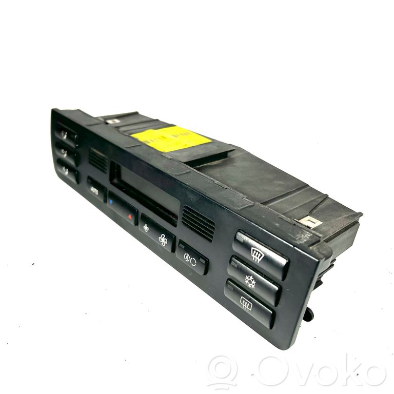 Air conditioning / climate control / interior heating control unit (in the passenger compartment)