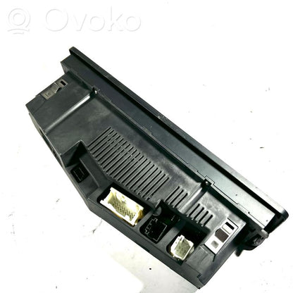 Air conditioning / climate control / interior heating control unit (in the passenger compartment)