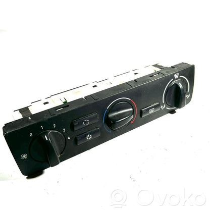 Air conditioning / climate control / interior heating control unit (in the passenger compartment)