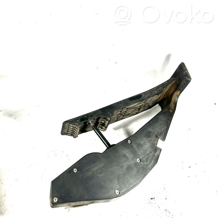 Elektriskais gāzes pedālis / sensors