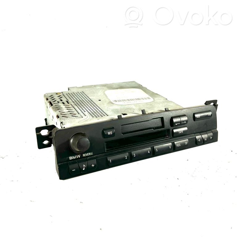 Radio / CD/DVD atskaņotājs / navigācija