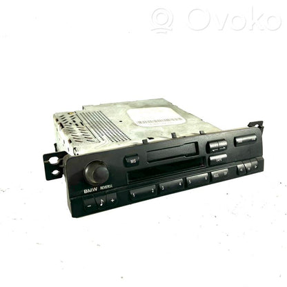 Radio / CD/DVD atskaņotājs / navigācija
