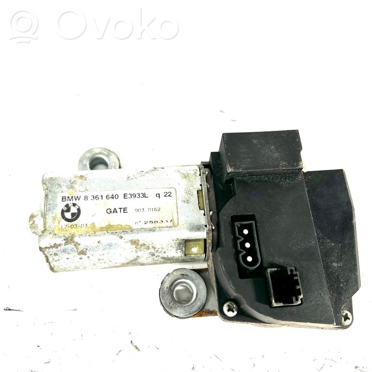 Aizmugurējā loga tīrītāja motoriņš