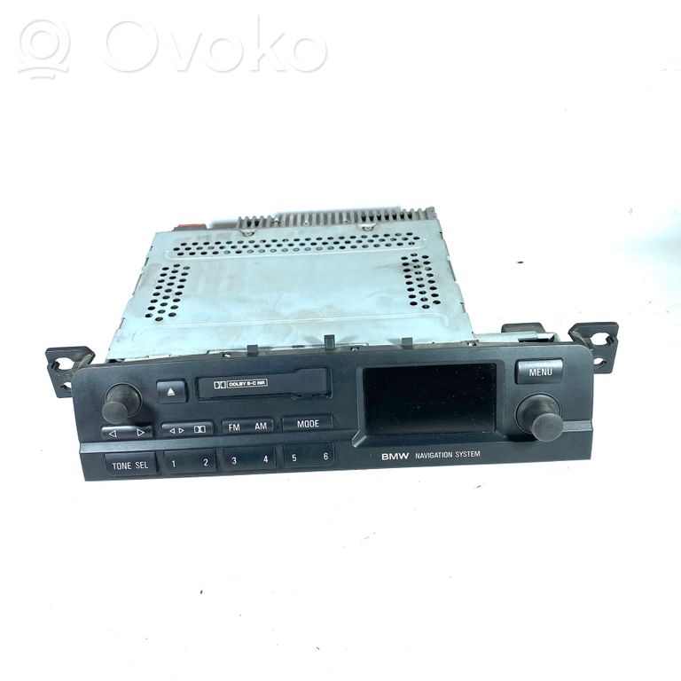 Radio / CD/DVD atskaņotājs / navigācija