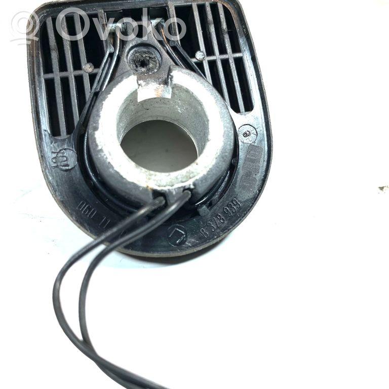 Rear window rear window opening handle