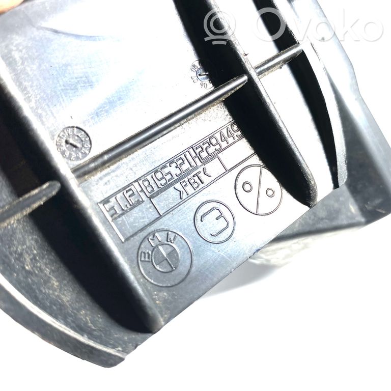 Aizmugurējā bufera atbalsta stienis