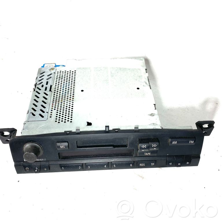 Radio / CD/DVD atskaņotājs / navigācija