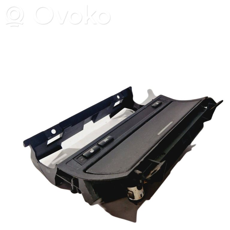 Pelnutrauks (priekšā)