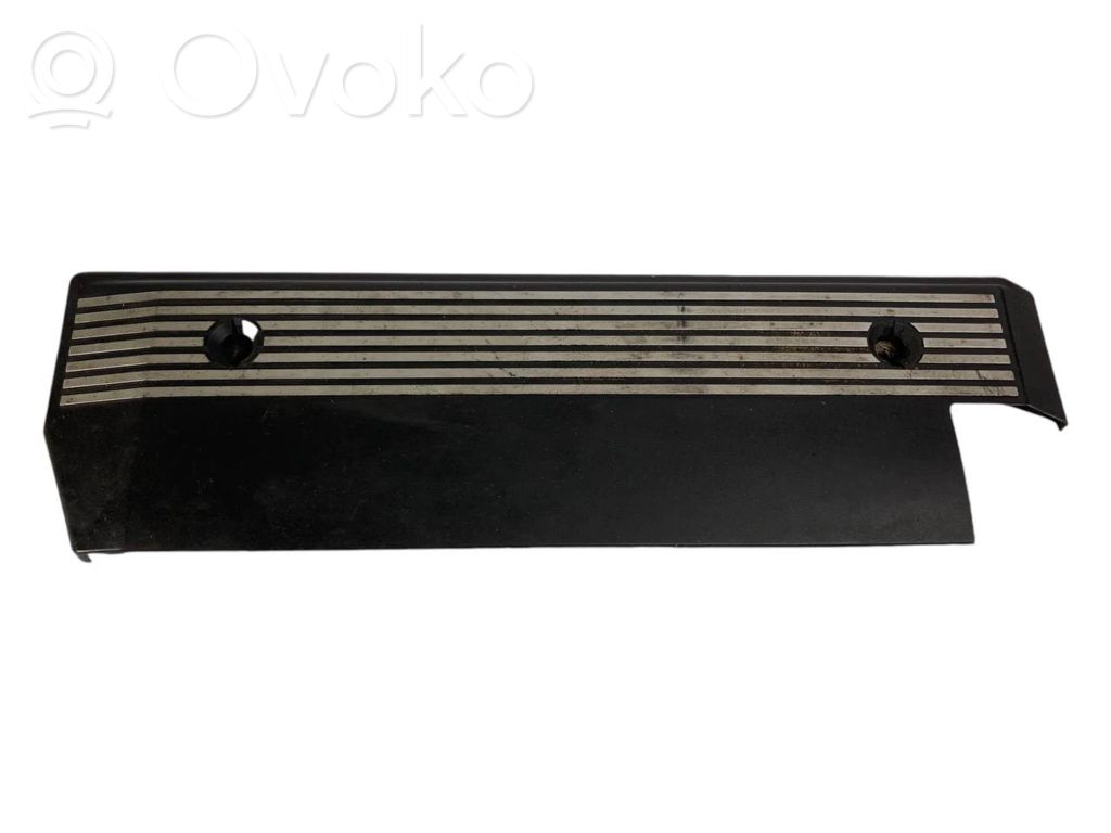 Engine cover (decorative trim)