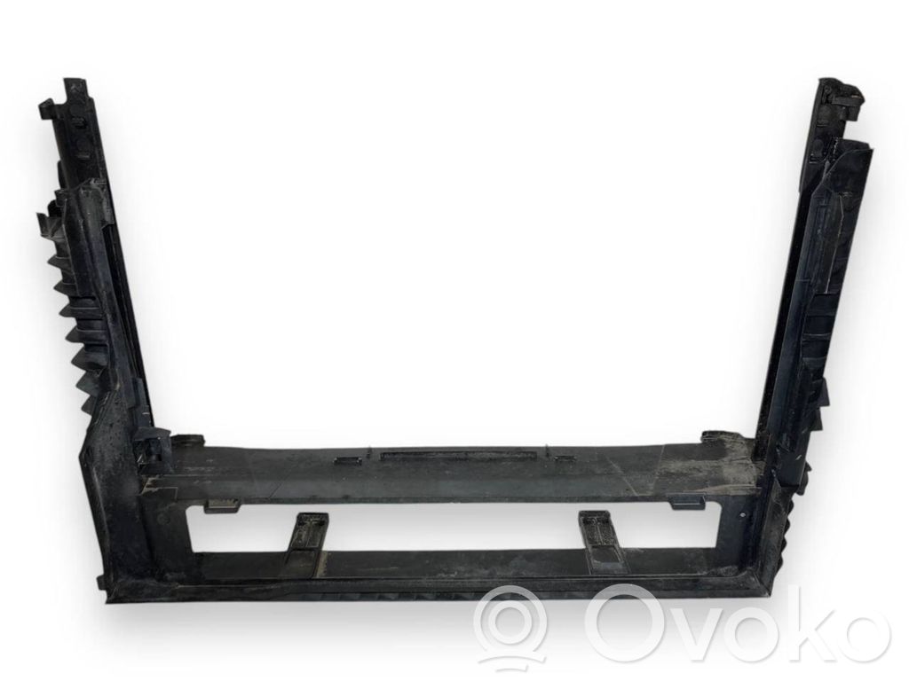 Нижняя часть радиаторной панели (телевизора)