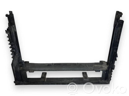 Нижняя часть радиаторной панели (телевизора)