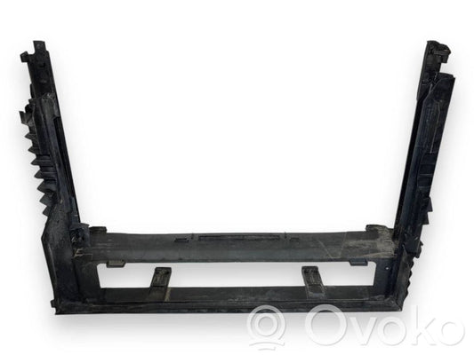 Нижняя часть радиаторной панели (телевизора)