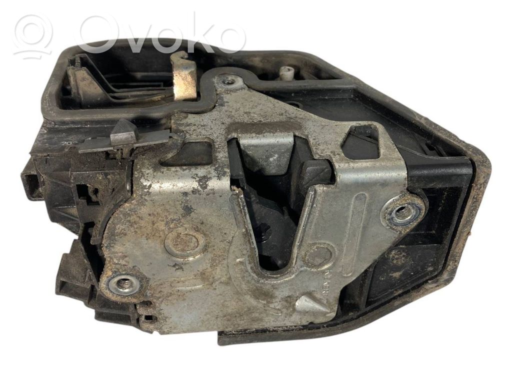 Aizmugurē slēdzene