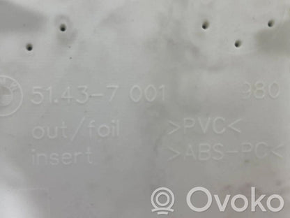 (B) statņa dekoratīvā apdare (augšdaļa)