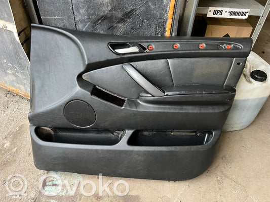 Priekšējo durvju apdare