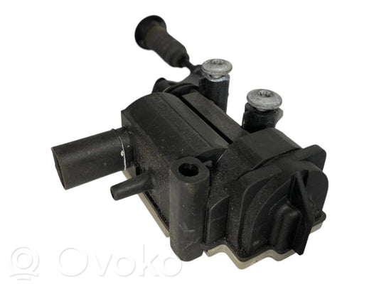 Degvielas tvertnes elektriskā slēdzene