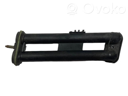 Caurulīte (-es) / šļūtene (-es)