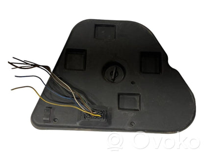 Aizmugures spuldzes vāka turētājs