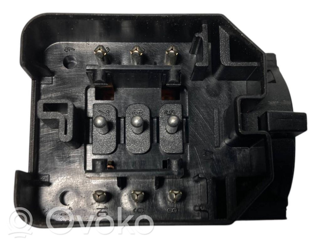 Aizdedzes slēdža kontakti