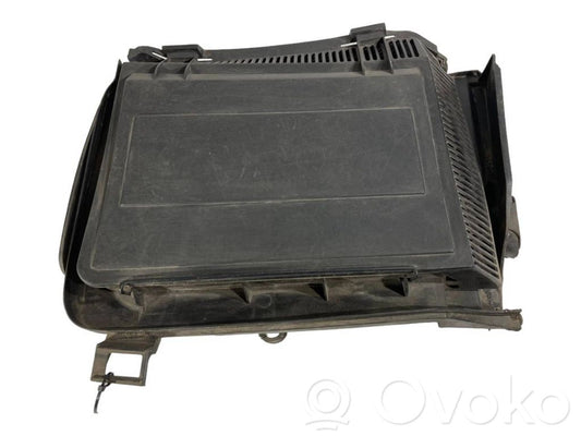 Salona gaisa mezgla plastmasas korpuss