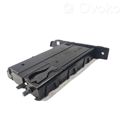 Glāžu turētājs (priekšā)