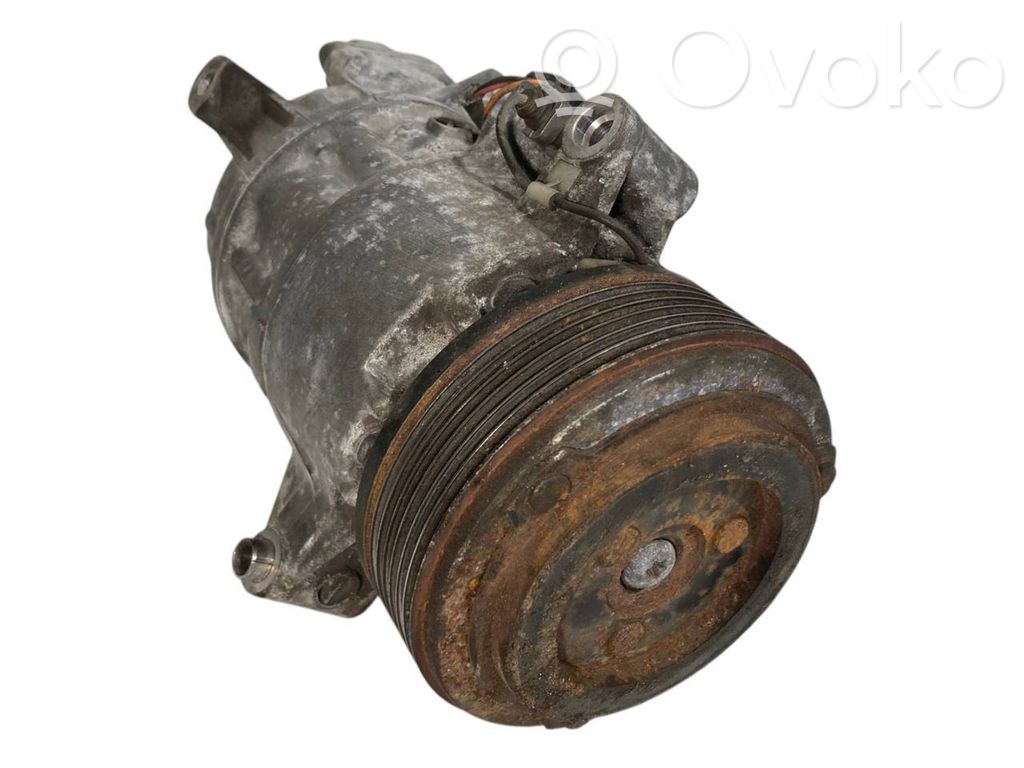 Air conditioner compressor (pump)