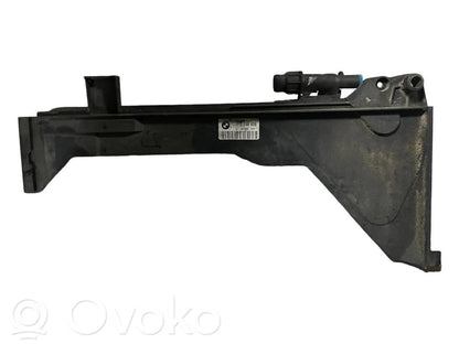 Держатель/кронштейн радиатора(ов)