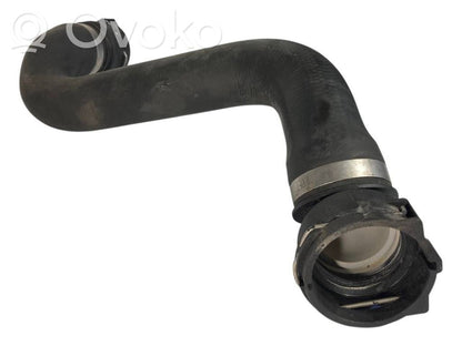 Caurulīte (-es) / šļūtene (-es)