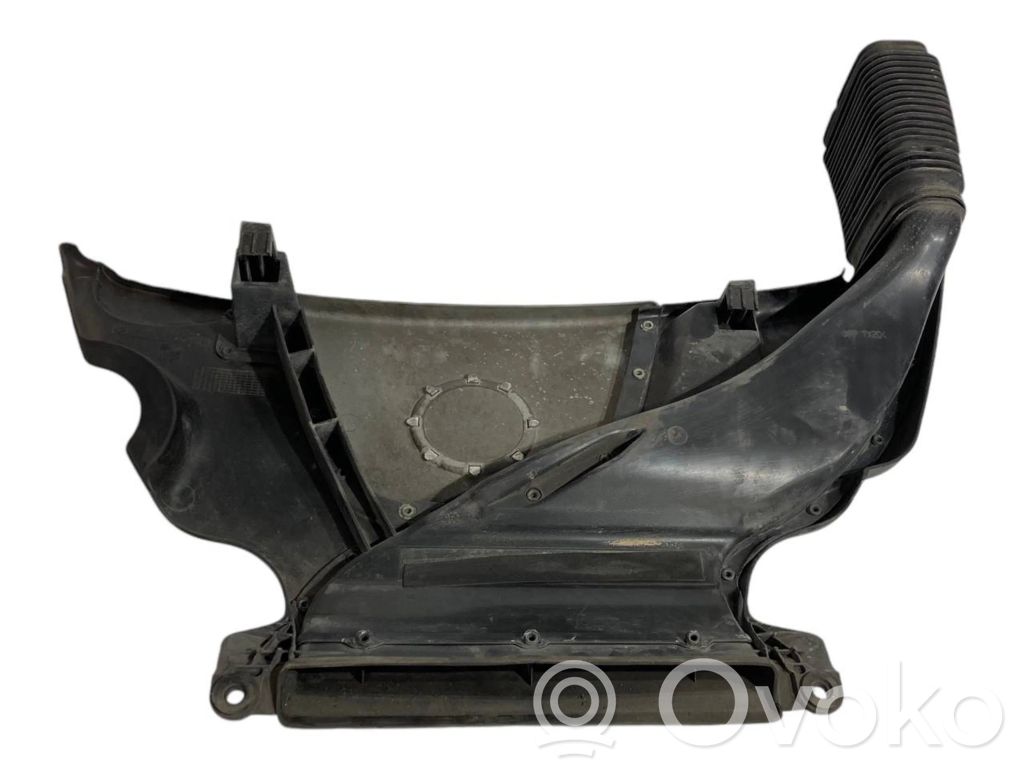 Engine cover (decorative trim)