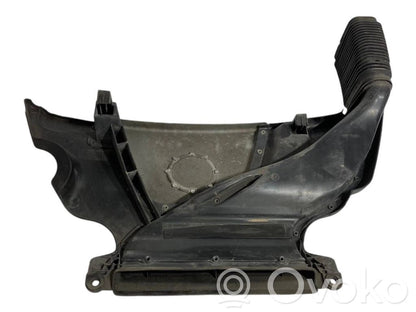 Engine cover (decorative trim)