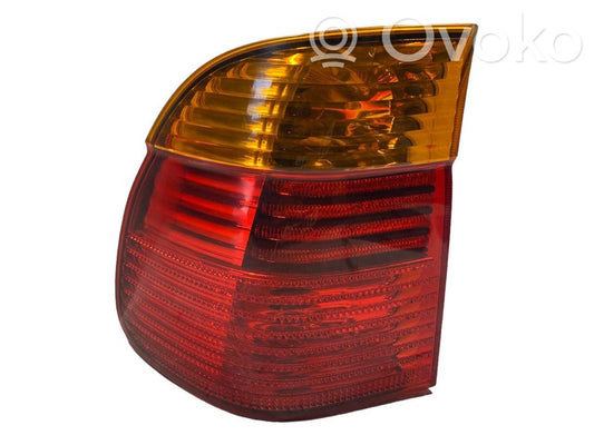 Aizmugurējais lukturis virsbūvē