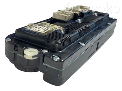 Gaisa kondicioniera / klimata kontroles / salona apsildes vadības bloks (salonā)