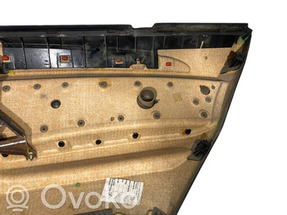 Apšuvums aizmugurējām durvīm