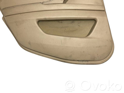 Apšuvums aizmugurējām durvīm