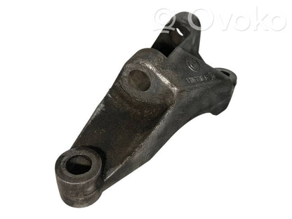 Dzinēja nostiprināšanas stiprinājums-kronšteins