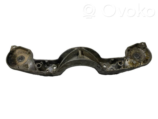 Engine mounting bracket