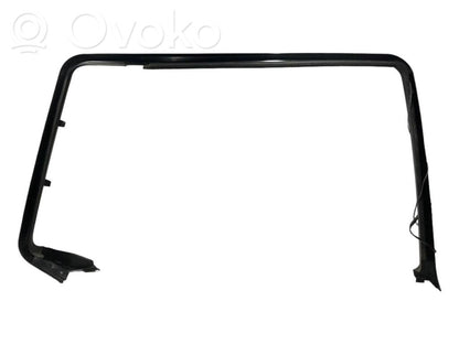 Aizmugurējā stikla apdare