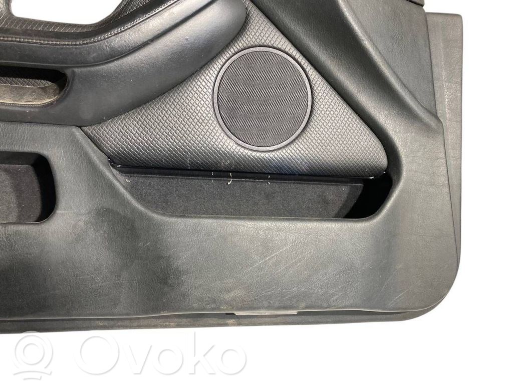 Priekšējo durvju apdare