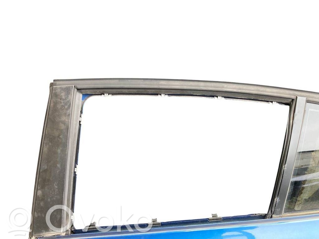 Aizmugurējās durvis