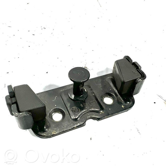 Trunk lock lower part / loop