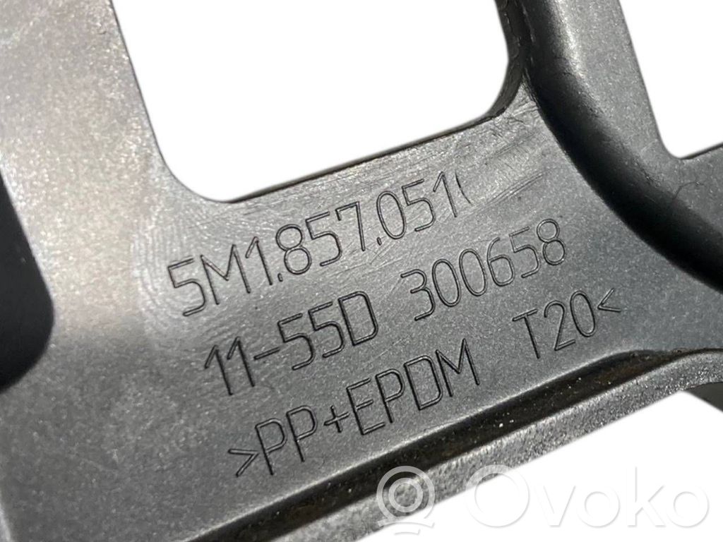 Paneļa dekoratīvās apdares vairogs (apakšējais)