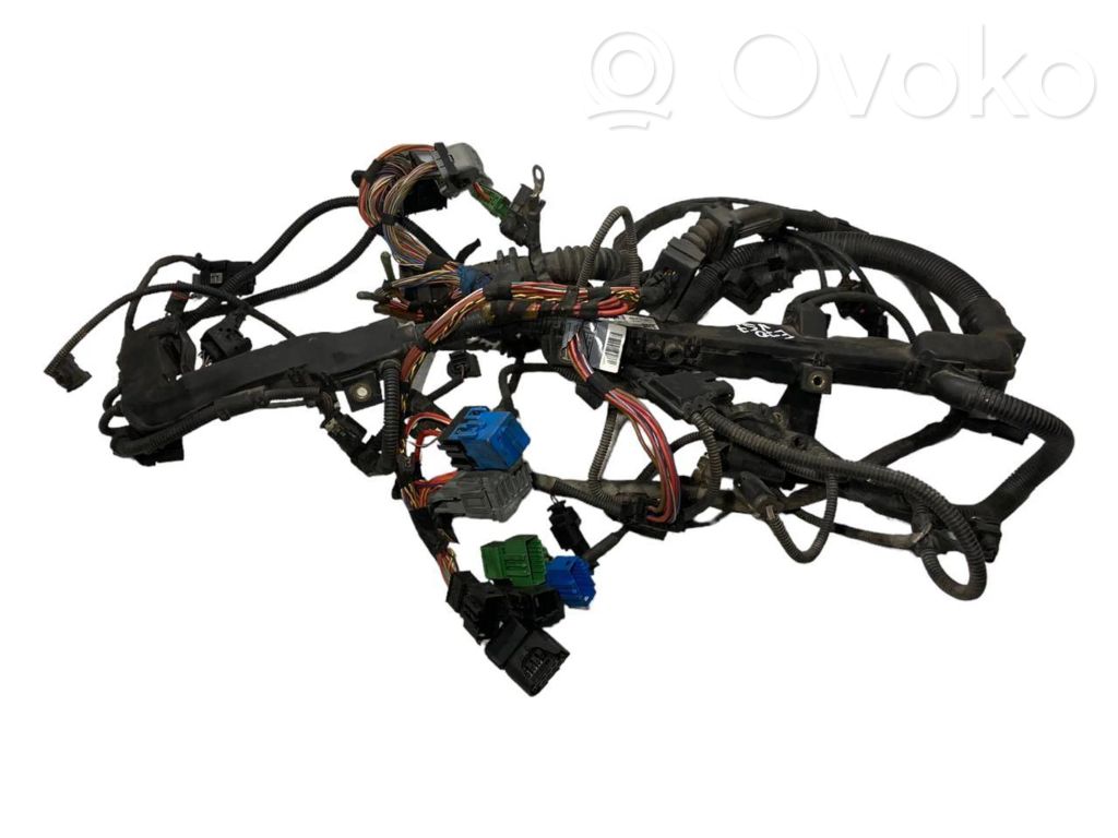 Dzinēja vadu instalācija